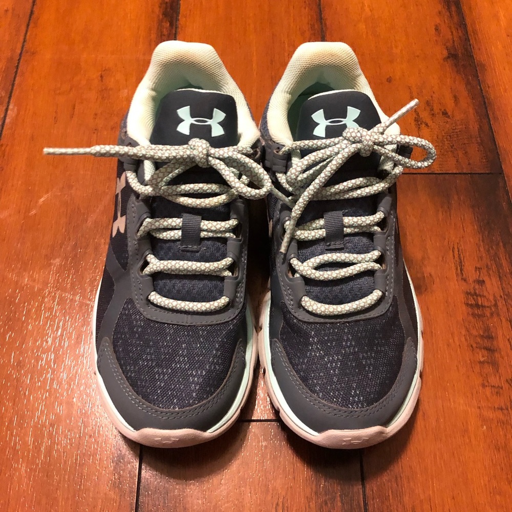 Under Armour Sneakers